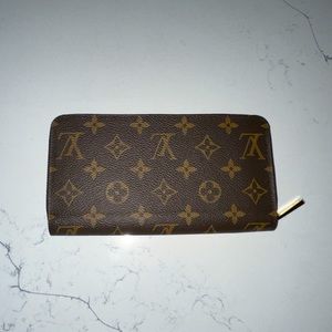 Louis Vuitton Zippy Wallet, Color Poppy